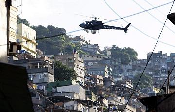 rocinha-helicopter